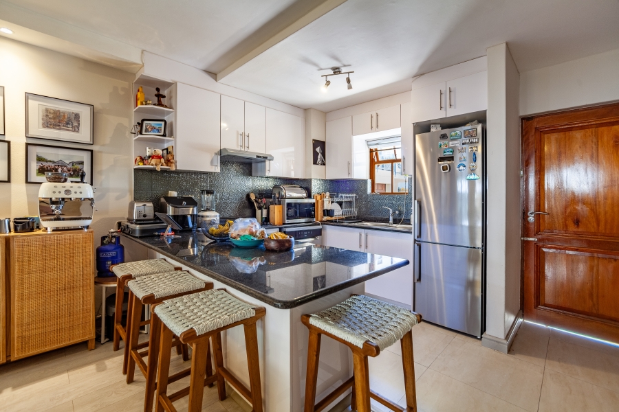 2 Bedroom Property for Sale in Sea Point Western Cape